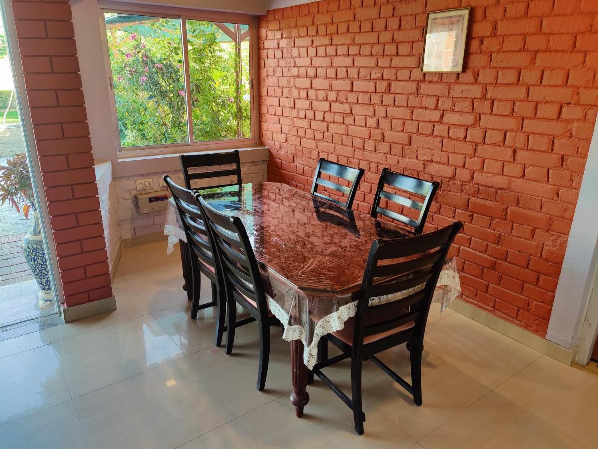 Отель Brick Field Варанаси Экстерьер фото